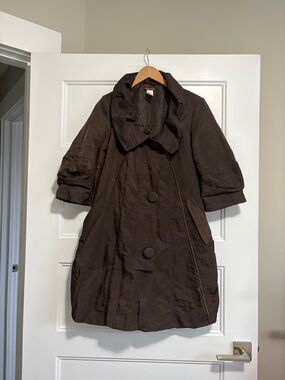 DESIGN TODAY'S Brown Taffeta Semi-Fitted Knee Length Jacket Small